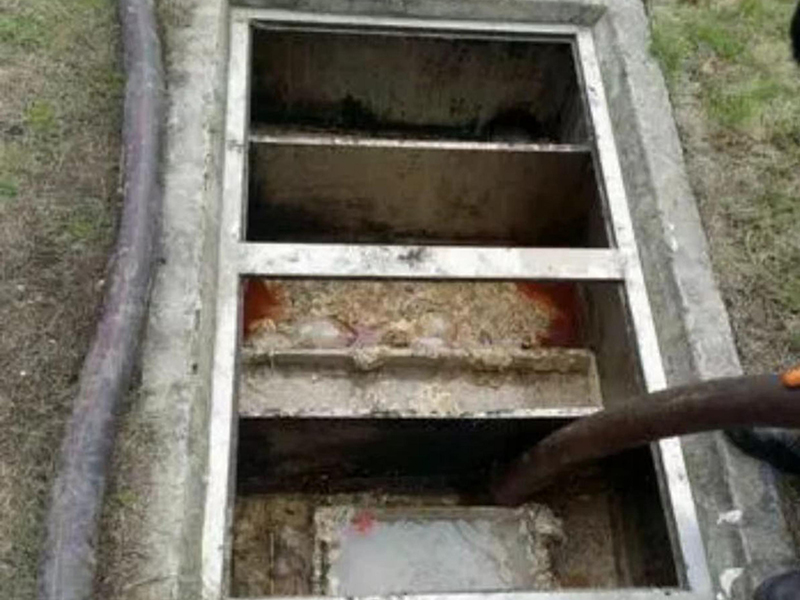 白碱滩隔油池清理