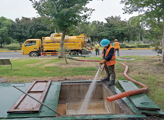 白碱滩化油池清理